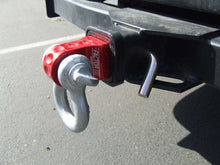 Load image into Gallery viewer, HitchLink 2.0 Reciever Shackle Mount 2 Inch Receivers Red Factor 55