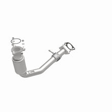 Load image into Gallery viewer, Magnaflow Catalytic Converter Direct Fit MagnaFlow 10-14 Chevy Equinox / GMC Terrain 2.4L Direct Fit Catalytic Converter