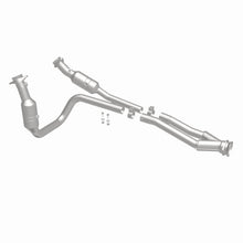 Load image into Gallery viewer, Magnaflow Catalytic Converter Direct Fit MagnaFlow Conv Direct Fit 2015 Ford Transit-150/250/350 V6 3.7L