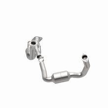 Load image into Gallery viewer, Magnaflow Catalytic Converter Direct Fit MagnaFlow Conv DF 06-07 Jeep Commander / 05-10 Grand Cherokee 5.7L Y-Pipe Assy (49 State)