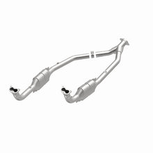 Load image into Gallery viewer, Magnaflow Catalytic Converter Direct Fit MagnaFlow Conv DF 99-04 LR Discovery V8 49S