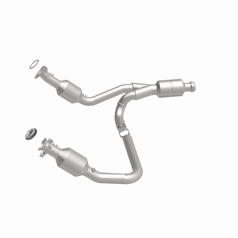 Magnaflow Catalytic Converter Direct Fit MagnaFlow Conv Direct Fit 14-16 GMC Sierra 1500 V6 4.3L