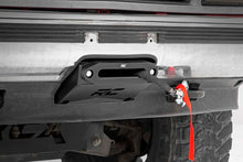Load image into Gallery viewer, GM Hidden Winch Mounting Plate 88-98 1500 Pickup and 95-99 Tahoe Rough Country