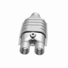 Load image into Gallery viewer, Magnaflow Catalytic Converter Universal MagnaFlow Conv Univ 2/2.5 D/S Single O2 FED