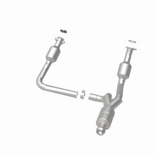 Load image into Gallery viewer, Magnaflow Catalytic Converter Direct Fit MagnaFlow Conv Direct Fit 14-16 GMC Sierra 1500 V6 4.3L