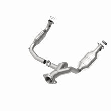 Load image into Gallery viewer, Magnaflow Catalytic Converter Direct Fit MagnaFlow Conv DF 07-08 Escalade 6.2 Driver Side OEM