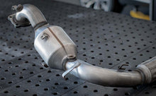 Load image into Gallery viewer, Magnaflow Catalytic Converter Universal MagnaFlow Conv Univ 2.25in Inlet/Outlet Center/Center Round