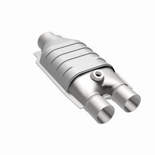 Load image into Gallery viewer, Magnaflow Catalytic Converter Universal MagnaFlow Conv Univ 2/2.5 D/S Single O2 FED