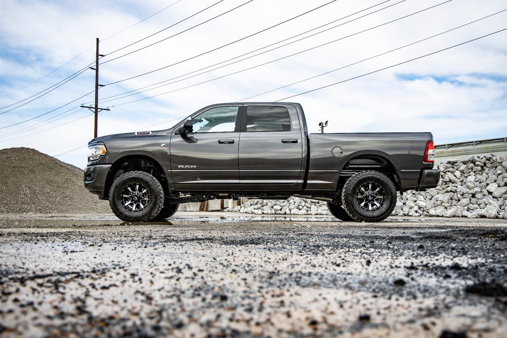 2.5 Inch Ram Leveling Kit w/ V2 Shocks Coil Spring For 14-Up 2500/3500 4WD Rough Country