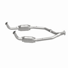 Load image into Gallery viewer, Magnaflow Catalytic Converter Direct Fit MagnaFlow Conv DF 99-04 LR Discovery V8 49S