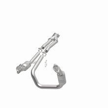 Load image into Gallery viewer, Magnaflow Catalytic Converter Direct Fit MagnaFlow Conv Direct Fit 2015 Ford Transit-150/250/350 V6 3.7L