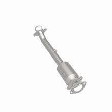 Load image into Gallery viewer, Magnaflow Catalytic Converter Direct Fit Magnaflow Conv DF 11-15 Frontier 4 Underbody
