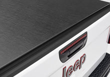 Load image into Gallery viewer, Lo Pro Tonneau Cover Black 2020-2025 Jeep Gladiator with or without Trail Rail System Truxedo