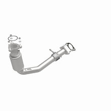 Load image into Gallery viewer, Magnaflow Catalytic Converter Direct Fit MagnaFlow 10-14 Chevy Equinox / GMC Terrain 2.4L Direct Fit Catalytic Converter
