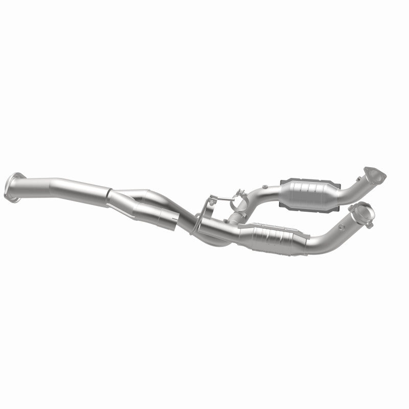 Magnaflow Catalytic Converter Direct Fit MagnaFlow Conv Direct Fit 11-16 Chevrolet Silverado 2500HD/3500HD / GMC Sierra 2500HD/3500HD