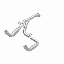 Load image into Gallery viewer, Magnaflow Catalytic Converter Direct Fit MagnaFlow Conv Direct Fit 11-16 Chevrolet Silverado 2500HD/3500HD / GMC Sierra 2500HD/3500HD