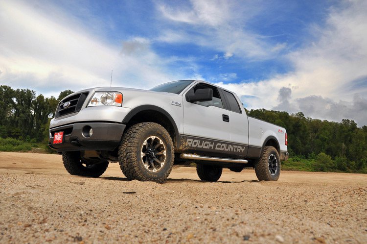 Rough Country Leveling Kit 2.0 Inch Ford Strut Leveling Kit Lifted Struts w/N3 ShocksFor 04-08 F-150 2WD Rough Country - 57032
