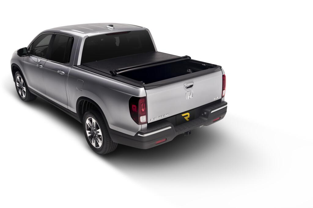 Lo Pro Tonneau Cover Black 2005-2021 Nissan Frontier/2009-2012 Suzuki Equator/2005-2020 Nissan Navara 6 Foot Bed Truxedo