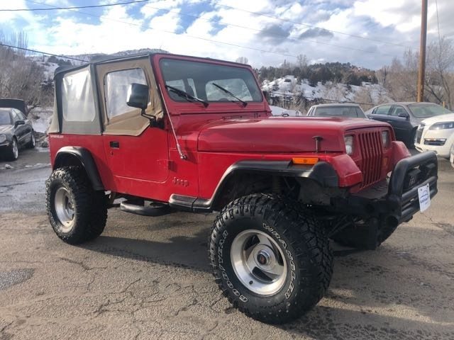 Rough Country Lift Kits 2.5 Inch Jeep Suspension Lift Kit w/V2 Shocks For 87-95 Wrangler YJ Rough Country - 61570