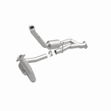 Load image into Gallery viewer, Magnaflow Catalytic Converter Direct Fit MagnaFlow Conv DF 06-07 Jeep Commander / 05-10 Grand Cherokee 5.7L Y-Pipe Assy (49 State)