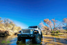 Load image into Gallery viewer, ORACLE Lighting Headlights Oracle Jeep JL/Gladiator JT Oculus Bi-LED Projector Headlights - Amber/White Switchback SEE WARRANTY