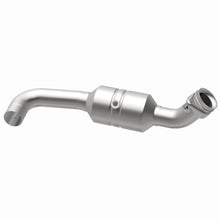 Load image into Gallery viewer, Magnaflow Catalytic Converter Direct Fit Magnaflow Conv DF 2011-2014 F-150 5.0L Underbody