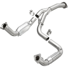 Load image into Gallery viewer, Magnaflow Catalytic Converter Direct Fit MagnaFlow Conv Direct Fit 11-16 Chevrolet Silverado 2500HD/3500HD / GMC Sierra 2500HD/3500HD