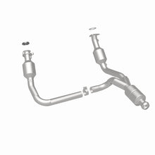 Load image into Gallery viewer, Magnaflow Catalytic Converter Direct Fit MagnaFlow Conv Direct Fit 14-16 GMC Sierra 1500 V6 4.3L