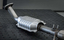 Load image into Gallery viewer, Magnaflow Catalytic Converter Universal MagnaFlow Conv Univ Mf 3