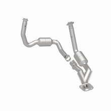 Load image into Gallery viewer, Magnaflow Catalytic Converter Direct Fit MagnaFlow Conv DF 06-07 Jeep Commander / 05-10 Grand Cherokee 5.7L Y-Pipe Assy (49 State)