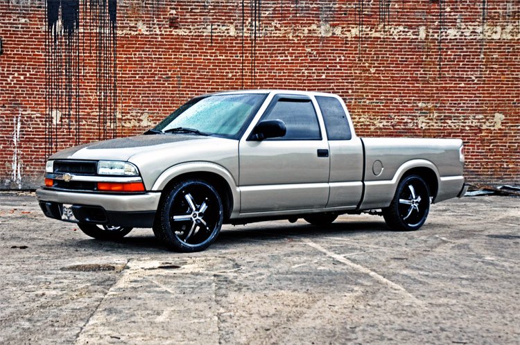 2 Inch/2.5 Inch Lowering Kit 91-03 Sonoma 83-97 S10 Blazer Rough Country