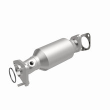 Load image into Gallery viewer, Magnaflow Catalytic Converter Direct Fit Magnaflow Conv DF 13-15 Frontier 4 Close Coupled