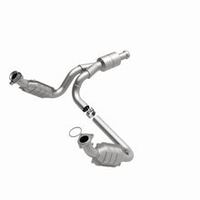 Load image into Gallery viewer, Magnaflow Catalytic Converter Direct Fit MagnaFlow Conv DF 09-13 Chevy Avalanche 5.3L