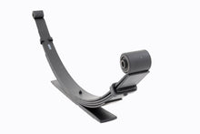 Load image into Gallery viewer, Rear Leaf Springs 4 Inch Lift Pair 99-04 Ford Super Duty 4WD Rough Country