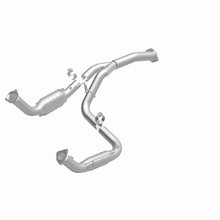 Load image into Gallery viewer, Magnaflow Catalytic Converter Direct Fit MagnaFlow Conv Direct Fit 11-16 Chevrolet Silverado 2500HD/3500HD / GMC Sierra 2500HD/3500HD