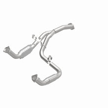 Load image into Gallery viewer, Magnaflow Catalytic Converter Direct Fit MagnaFlow Conv Direct Fit 11-16 Chevrolet Silverado 2500HD/3500HD / GMC Sierra 2500HD/3500HD