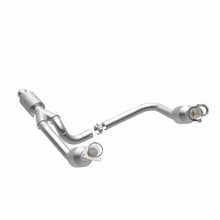 Load image into Gallery viewer, Magnaflow Catalytic Converter Direct Fit MagnaFlow Conv Direct Fit 14-16 GMC Sierra 1500 V6 4.3L
