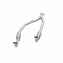 Load image into Gallery viewer, Magnaflow Catalytic Converter Direct Fit MagnaFlow Conv DF 99-04 LR Discovery V8 49S