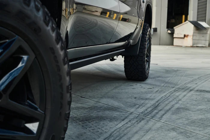 Body Armor 4x4 19-24 GM 1500/2500/3500 Crew Cab (Excl. Classic) E-Power Board Steps - Black