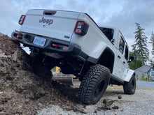 Load image into Gallery viewer, Jeep Gladiator 1.5 Inch Premium Lift Kit 2020+ JT Clayton Off Road