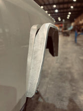 Load image into Gallery viewer, Aluminum Rear Highline Fenders for Jeep JT Gladiator Motobilt