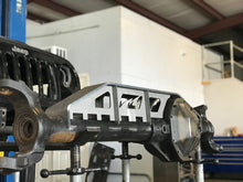 Load image into Gallery viewer, Ford Super Duty Dana 60 Axle Truss Motobilt