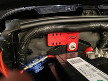 Load image into Gallery viewer, Jeep JK Amplifier Fuse Mount for 07-18 Wrangler JK/JKU Motobilt