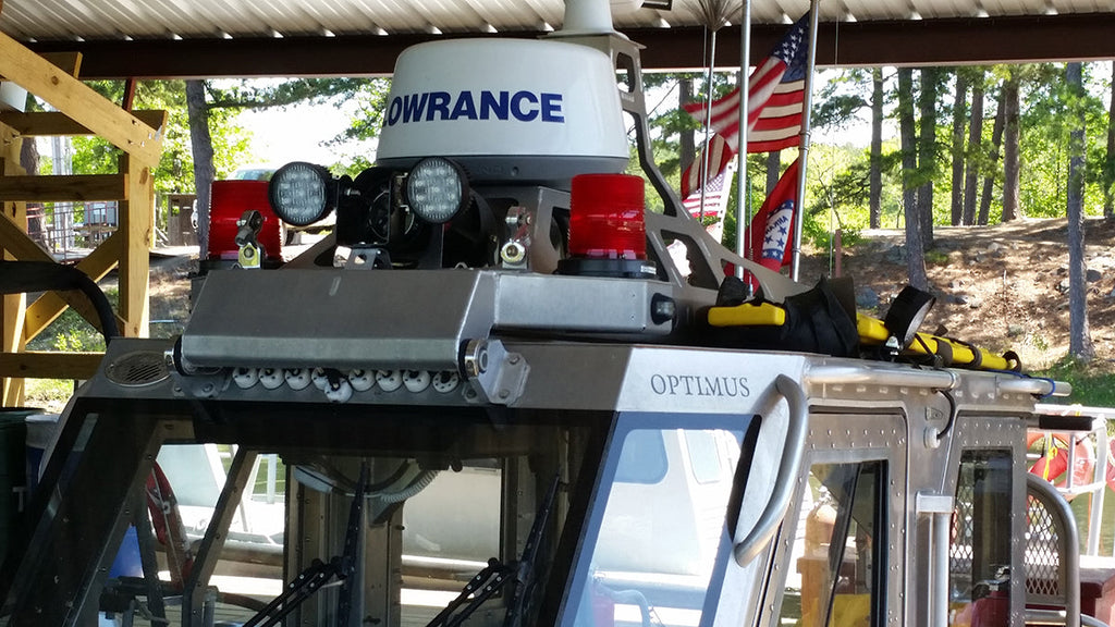 Quake LED Vehicle-Mounted Spotlight 4 in. Work Light Fracture Spot Or Flood - QFR204