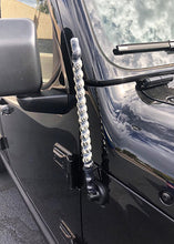 Load image into Gallery viewer, Quake LED Radio Antenna 14 Inch LED HD Radio Antenna - QW917