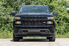 Load image into Gallery viewer, 1 Inch - 1.5 Inch Lowering Shackles 19-20 Silverado/Sierra 1500 Rough Country