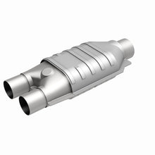 Load image into Gallery viewer, Magnaflow Catalytic Converter Universal MagnaFlow Conv Univ 2.5/2 S/D FED