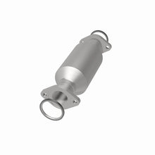 Load image into Gallery viewer, Magnaflow Catalytic Converter Direct Fit MagnaFlow Conv Chevrolet-Geo-Toyota 12.5X6.5X
