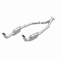 Load image into Gallery viewer, Magnaflow Catalytic Converter Direct Fit MagnaFlow Conv DF 99-04 LR Discovery V8 49S