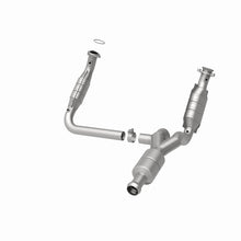 Load image into Gallery viewer, Magnaflow Catalytic Converter Direct Fit MagnaFlow Conv DF 09-13 Chevy Avalanche 5.3L